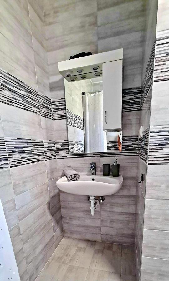 Lilac Apartman Balatonlelle Εξωτερικό φωτογραφία